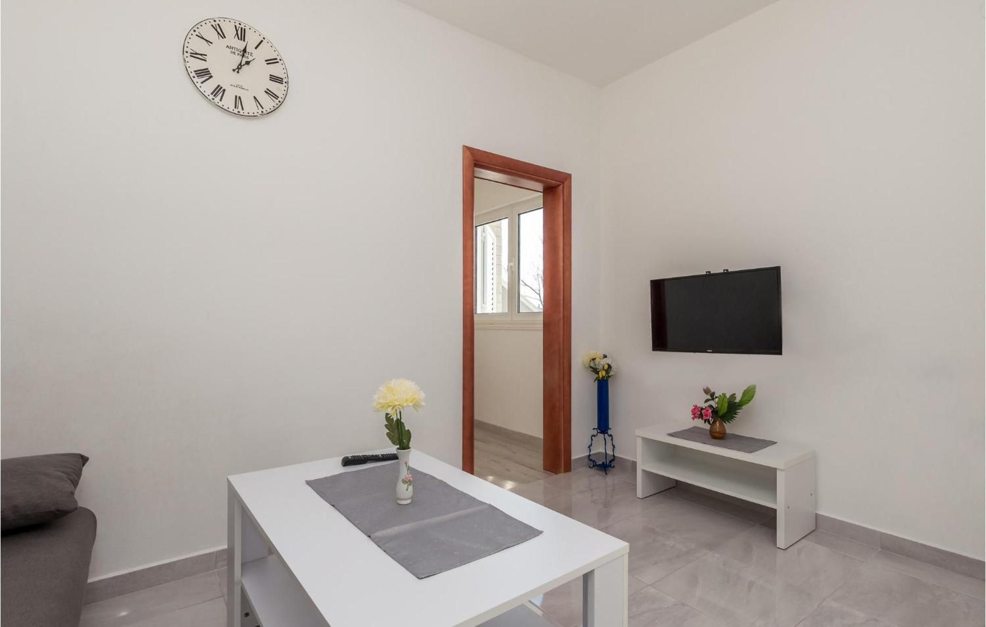 Pet Friendly Apartment In Kampor With Kitchen Kültér fotó
